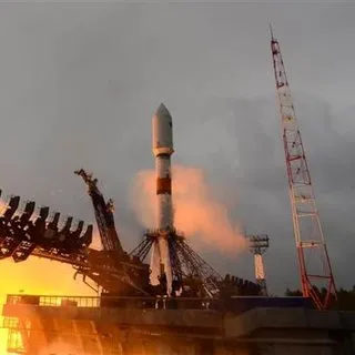 Korku dolu anlar! Soyuz-2.1b roketine yıldırım çarptı