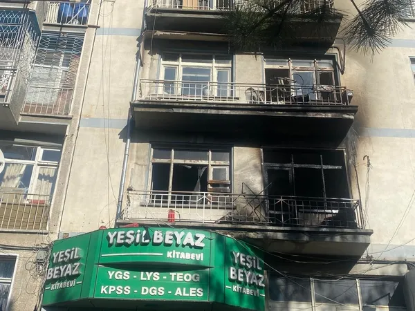 son-dakika-konyada-4-katli-binada-yangin-2-cocuk-hayatini-kaybetti-1744812040700.jpg