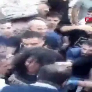 SON DAKİKA HABERİ - İzmir'deki depremde mucize kurtuluş görüntülendi