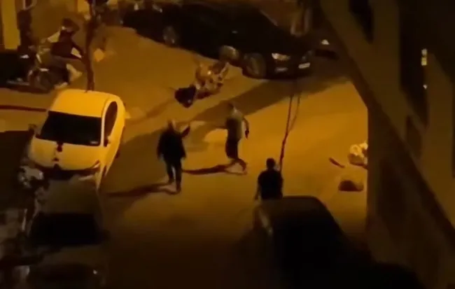 istanbulda-korku-dolu-anlar-komsusuna-kizdi-evini-taradi-1730804137565.jpg