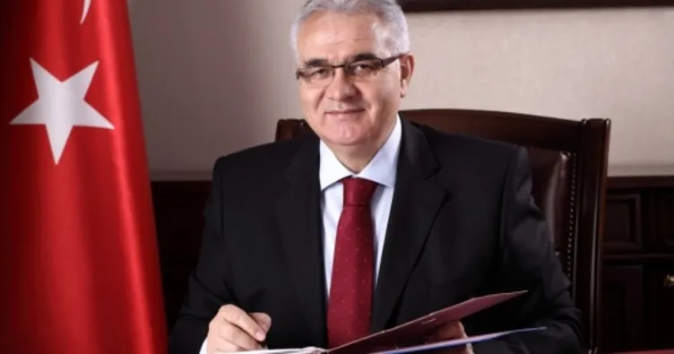 Eski Vali’nin eşi de FETÖ’cü çıktı!