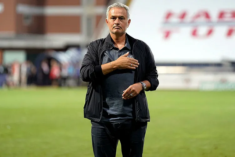 SON DAKİKA FENERBAHÇE HABERLERİ: Fenerbahçe’ye 65 milyonluk golcü! Jose Mourinho onay verdi