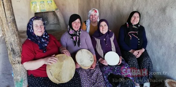 Emre Hoca yaz tatilini türkülerin izinde geçiriyor