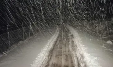 Tarsus eski Ankara yolu yoğun kar yağışı nedeniyle trafiğe kapandı #ankara Tarsus eski Ankara yolu yoğun kar yağışı nedeniyle trafiğe kapandı #ankara
