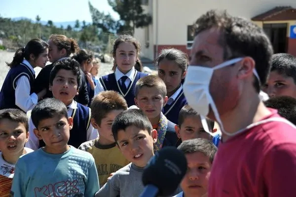 Uğur Acar yeni yüzüyle ilk kez köyüne gitti