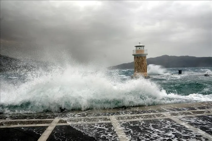 son-dakika-meteoroloji-alarm-verdi-bahari-beklerken-kis-geldi-13-ilimiz-icin-sari-kod-1777701594893.jpg