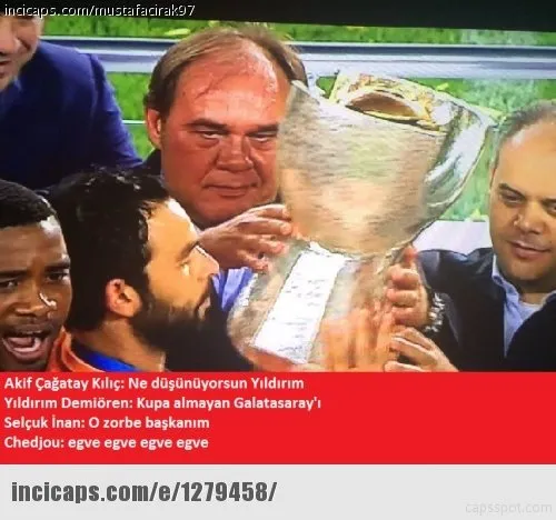 Galatasaray Süper Kupa’yı kazandı, Caps’ler patladı