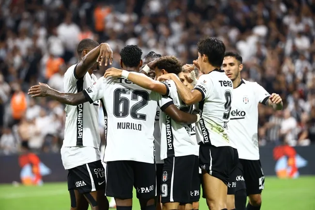 canli-besiktas-marsilya-maci-italianonun-ilk-11-tercihi-belli-oldu-1789657490568.jpg