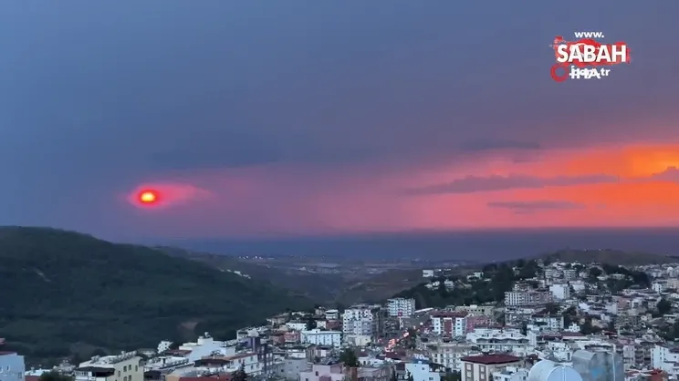 İskenderun Körfezi’nde gün batımında şimşekler görsel şölen oluşturdu | Video