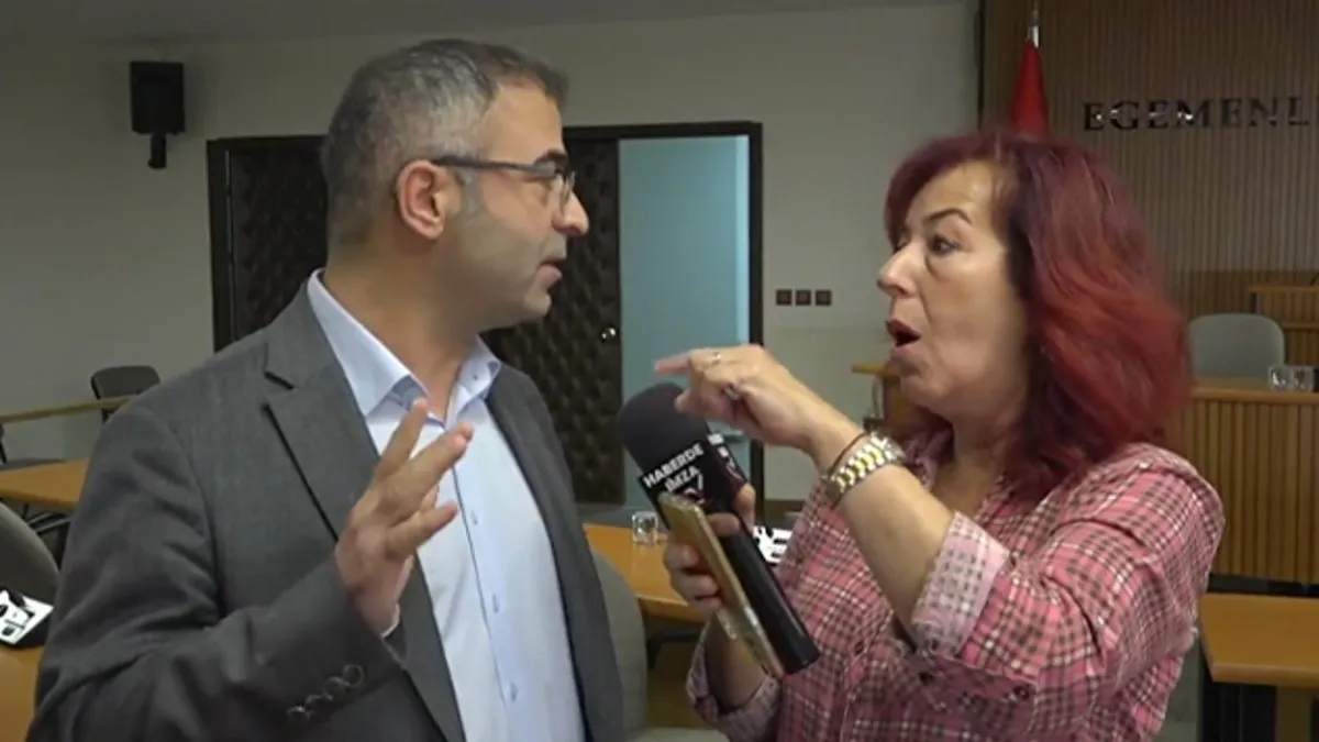 CHP'li Maltepe Belediye Başkan Yardımcısı Şükrü Akçadağ PKK'ya terör örgütü diyemedi! Dakikalarca kıvrandı