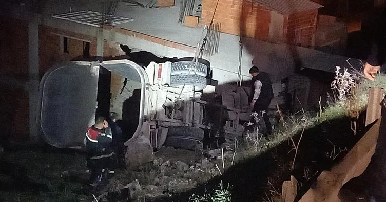 Freni patlayan kamyon eve girdi: 2 ölü