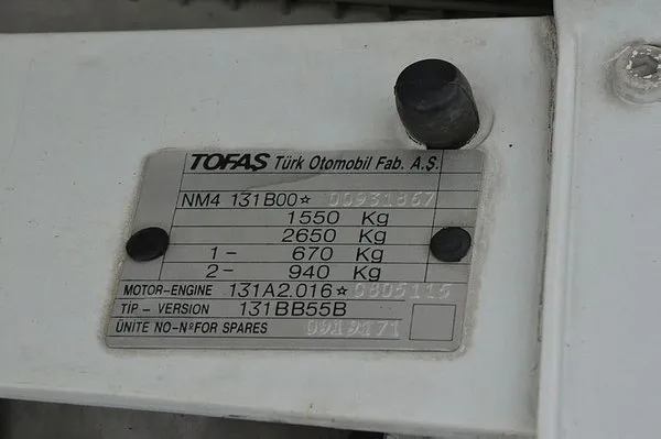 Garajdan çıkmayan otomobil yıllar sonra satılıyor