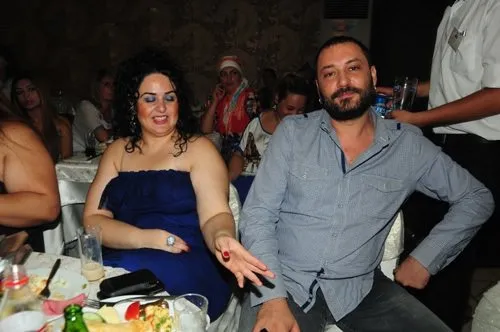 Hiçbir şey olmamış gibi düğüne gittiler