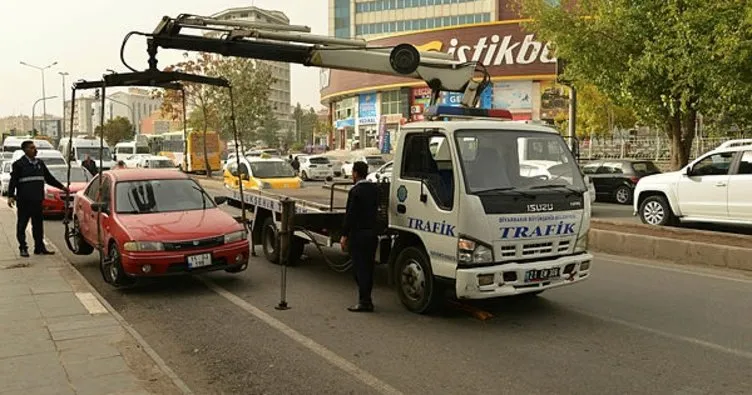 Diyarbakır’da hatalı park eden araçlar çekildi