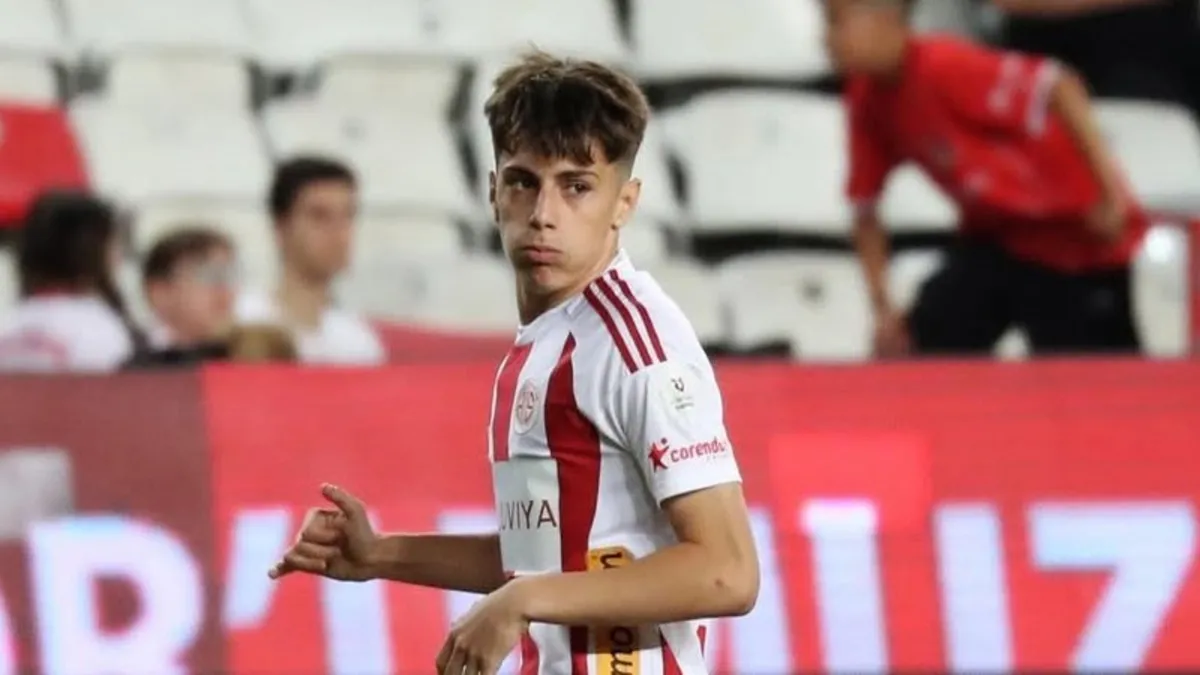 Fenerbahçe’den gençlik hamlesi! Antalyaspor’dan 5 genç transfer edildi Fenerbahçe’den gençlik hamlesi! Antalyaspor’dan 5 genç transfer edildi