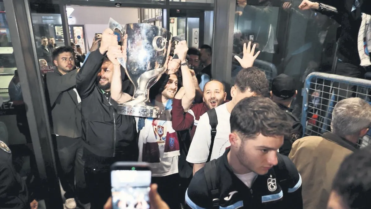 Trabzon’da yer yerinden oynadı