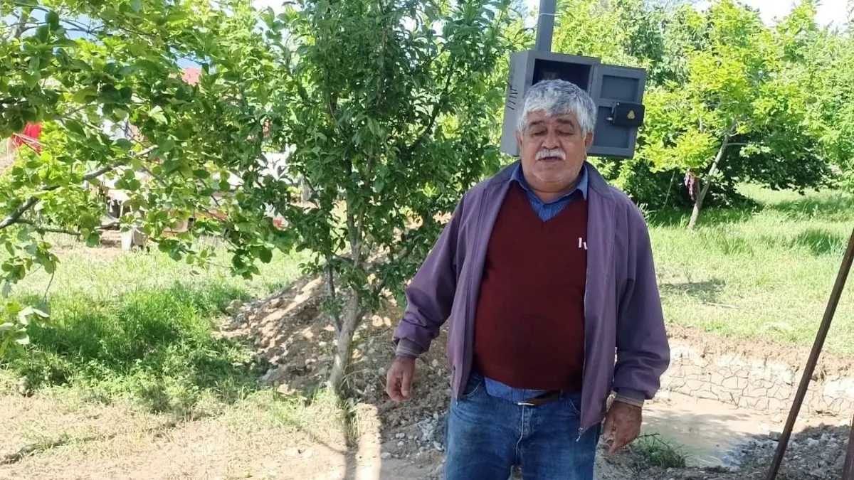 Eğirdir'de bir aracın altında kalarak hayatını kaybeden adamın kaza yeri görüntüsü.