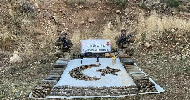 Hakkari’de terör operasyonunda silah ve mühimmat ele geçirildi Hakkari’de terör operasyonunda silah ve mühimmat ele geçirildi