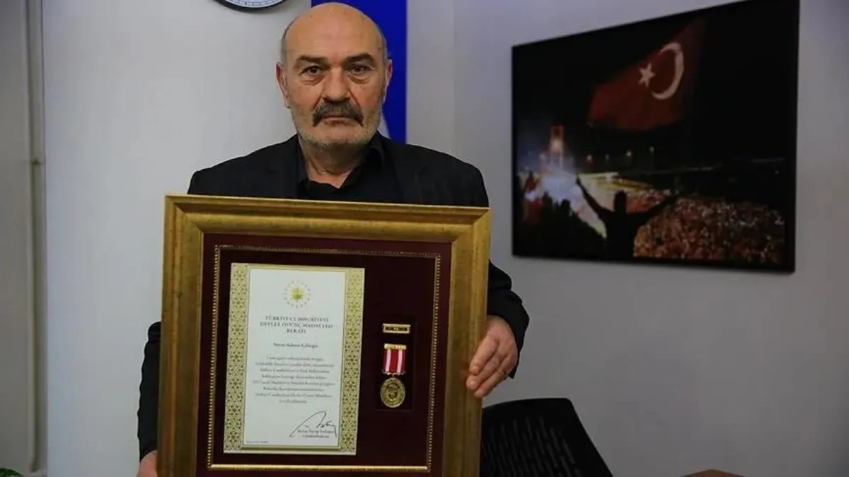 Darbecilerin şarjörünü alırken gazi oldu