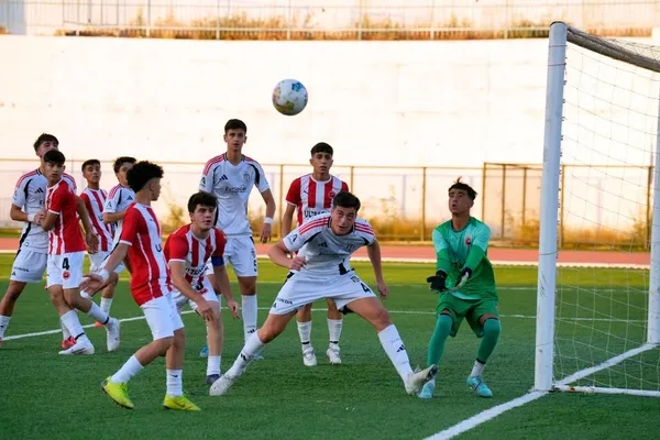 besiktas-u-16-takimi-sirnak-petrolspor-u-16-takimi-dostluk-maci-yapti-1750792396707.jpg