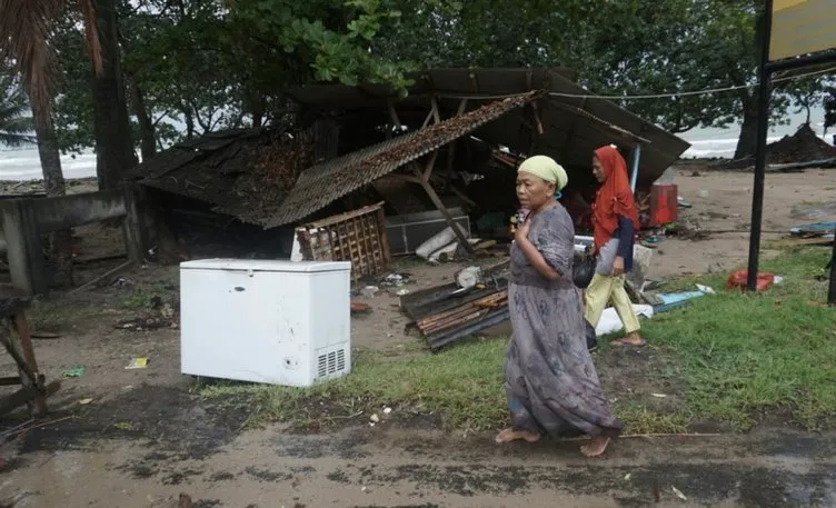 Endonezya'da tsunami! Onlarca ölü ve yüzlerce yaralı var