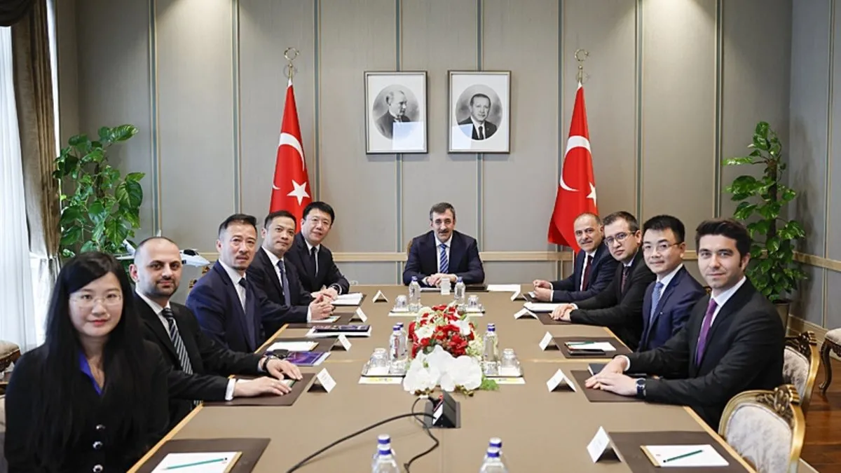 Cumhurbaşkanı Yardımcısı Yılmaz: Ülkedeki yabancı yatırımları Türk şirketleri olarak görüyoruz