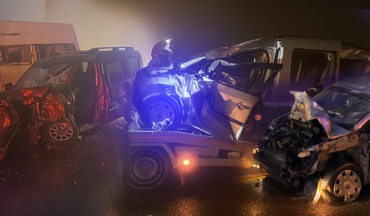 Bolu Dağı’nda yoğun sis zincirleme kazaya sebep oldu: 6 kişi yaralandı!