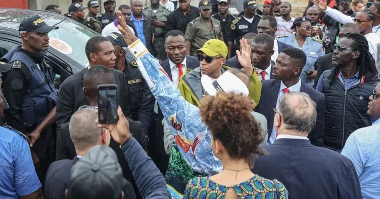 Kylian Mbappe koruma ordusuyla Kamerun’da