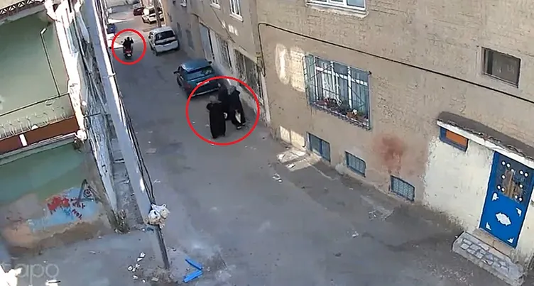 Kapkaç yaptılar: İç çamaşırlarıyla yakalandılar!