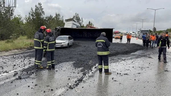 gaziantepte-zincirleme-trafik-kazasi-4-yarali-1778845874996.jpg