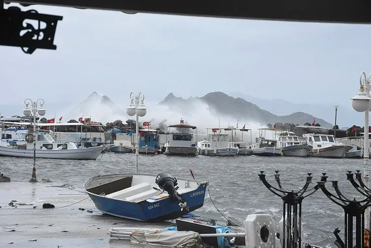 Tüm yurtta fırtına hasara yol açtı!