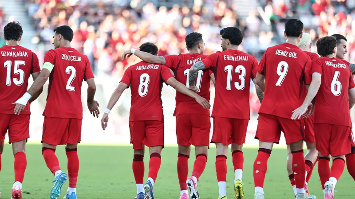 A Milli Futbol Takımı, Venezuela'ya karşı mücadele ediyor.