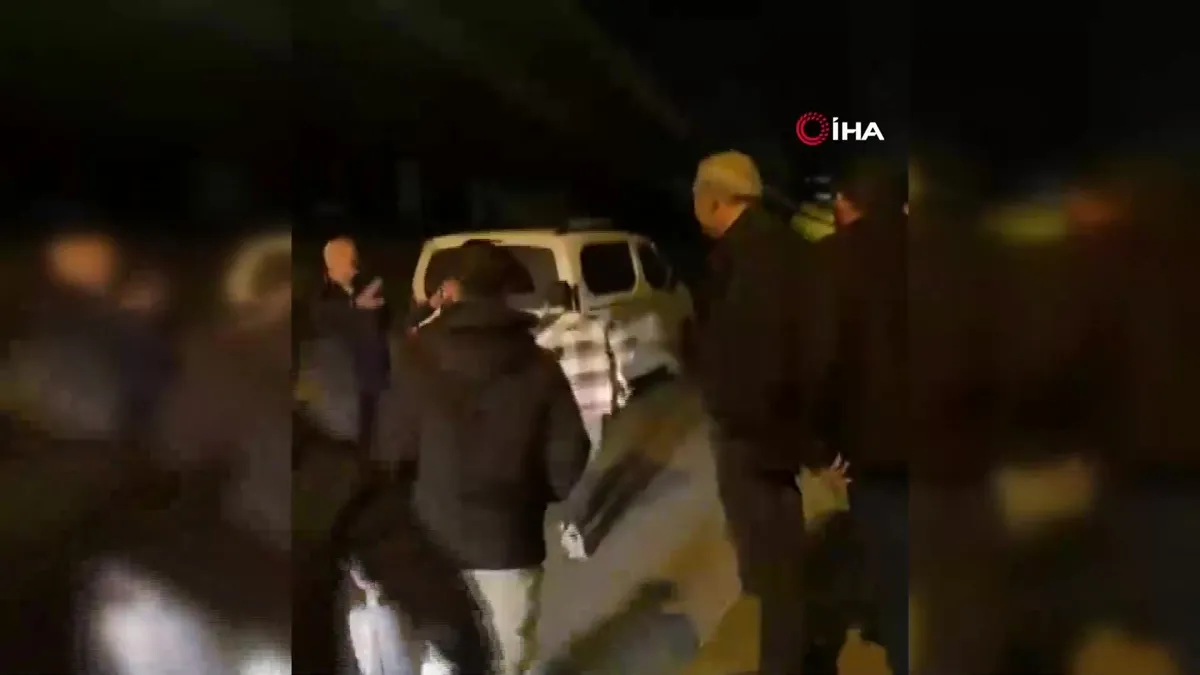 Bakırköy’de otomatik vites kilitlenince trafik durdu! | Video videosunu izle Bakırköy’de otomatik vites kilitlenince trafik durdu! | Video videosunu izle