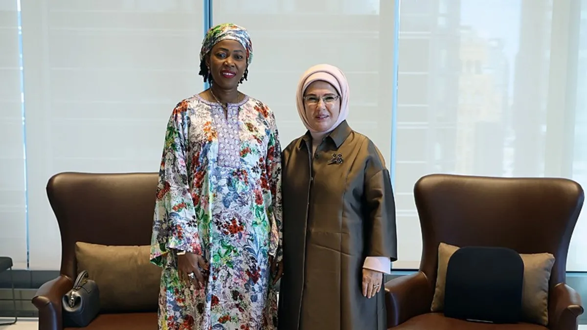 Emine Erdoğan, Sierra Leone Cumhurbaşkanı'nın eşi Fatima Maada Bio ile görüştü