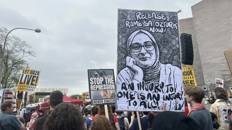 ABD Rümeysa’yı konuşuyor! 45 günlük kabus sona erdi: Havalimanında zafer karşılaması