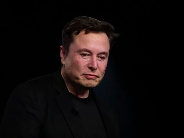 Elon Musk estetik harikası çıktı! Eski hali görenleri şaşırttı