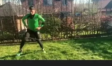 Berke Özer antrenmanlarını annesiyle sürdürüyor