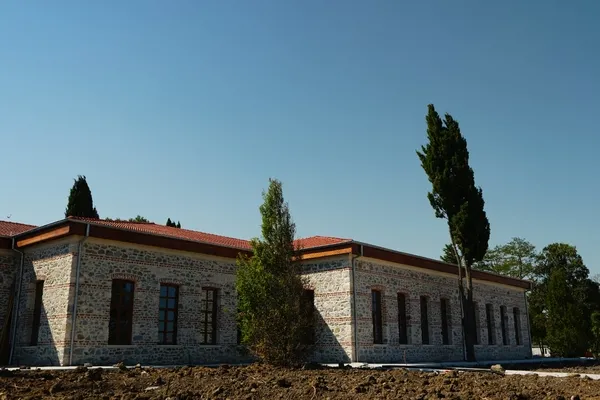esenlerde-100-yillik-tarih-kutuphane-oldu-cemil-mericin-adi-yasatilacak-1790764744451.jpg