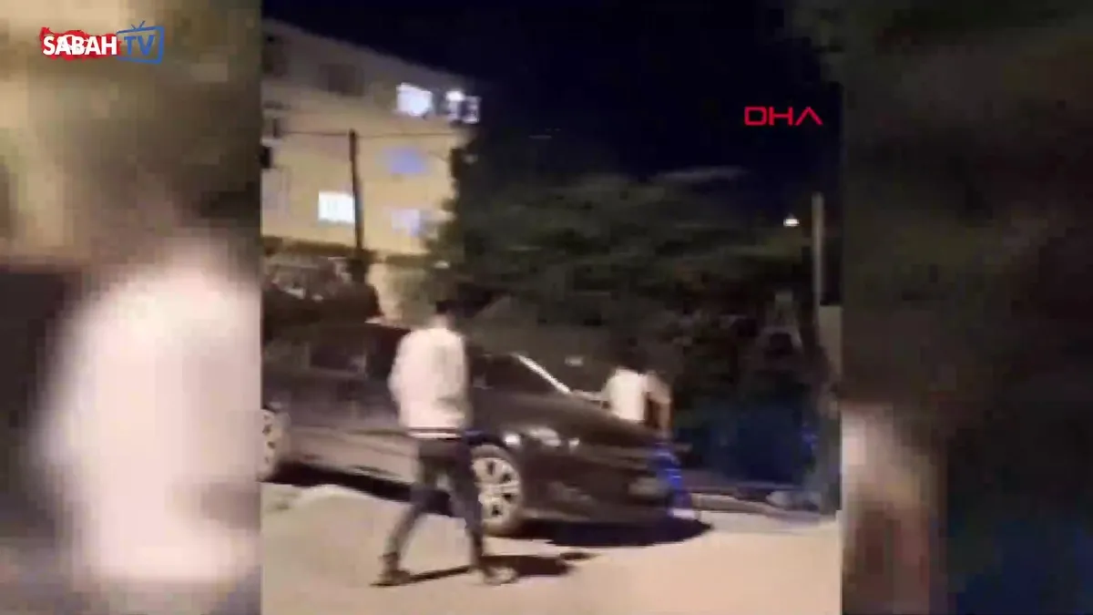 Sultangazi’de ‘kurban eti hırsızlığı’ iddiası tekmeli yumruklu kavgaya dönüştü videosunu izle Sultangazi’de ‘kurban eti hırsızlığı’ iddiası tekmeli yumruklu kavgaya dönüştü videosunu izle