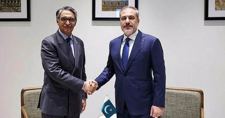 Dışişleri Bakanı Fidan, Pakistanlı mevkidaşı Jilani ile görüştü