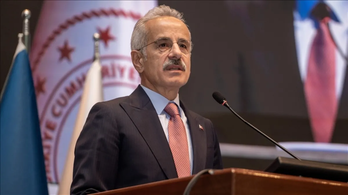Bakan Uraloğlu, Mersin-Adana-Osmaniye-Gaziantep Hızlı Tren Projesi’ni inceledi Bakan Uraloğlu, Mersin-Adana-Osmaniye-Gaziantep Hızlı Tren Projesi’ni inceledi