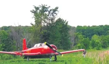 Çim biçerken uçak çarptı