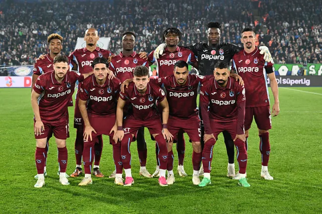 canli-caykur-rizespor-trabzonspor-bir-gol-daha-geldi-1793032551935.jpg