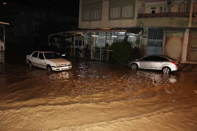 Adıyaman’da sağanak sele neden oldu