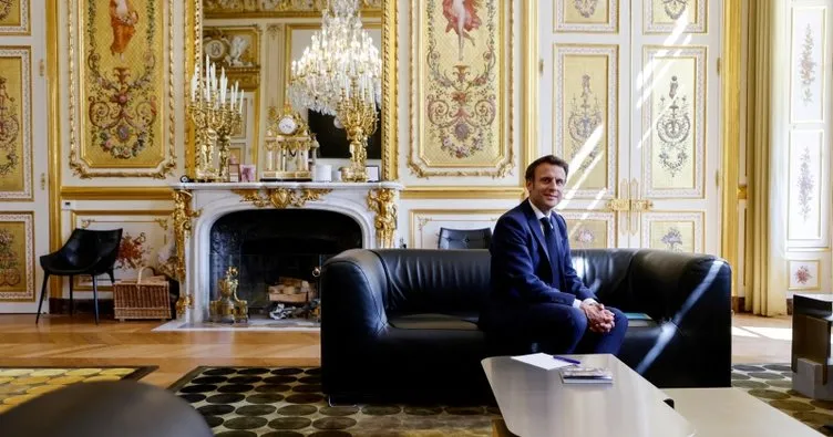 Macron’un yeni kabinesi ülkeyi ikiye böldü: Sağ mı sol mu? Sürpriz bir isim ırkçıların hedefi oldu...
