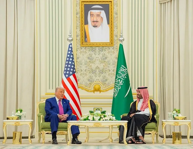 Tarihteki en büyük silah anlaşması! ABD ile Suudi Arabistan arasında 142 milyar dolarlık imza