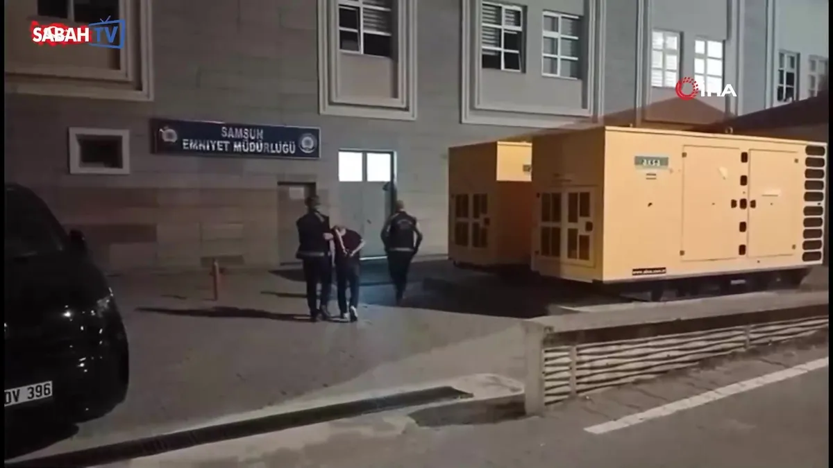 Sahte polis oyunu bozuldu: 1,5 milyon liralık vurgun yapan şahıs yakalandı | Video videosunu izle Sahte polis oyunu bozuldu: 1,5 milyon liralık vurgun yapan şahıs yakalandı | Video videosunu izle