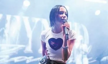 Zeynep danslarıyla Çeşme’yi salladı