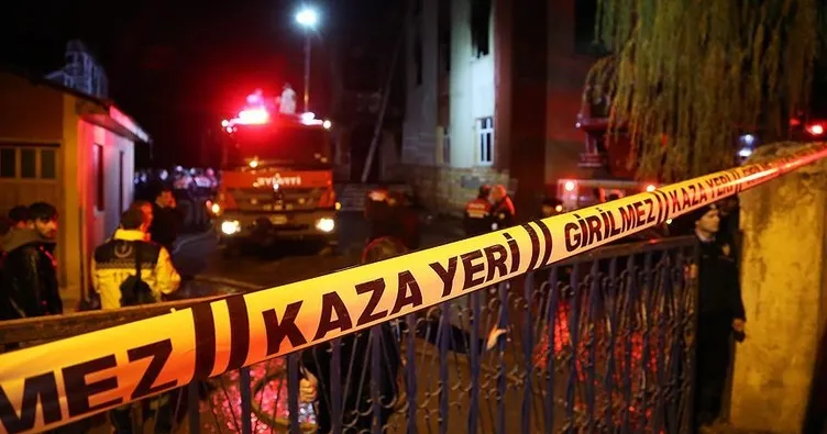 Önce kız arkadaşını sonra kendini vurdu