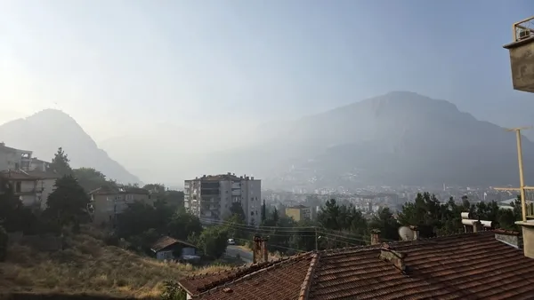 amasya-dumana-boguldu-vatandaslar-maske-takmaya-basladi-1784703511122.jpg
